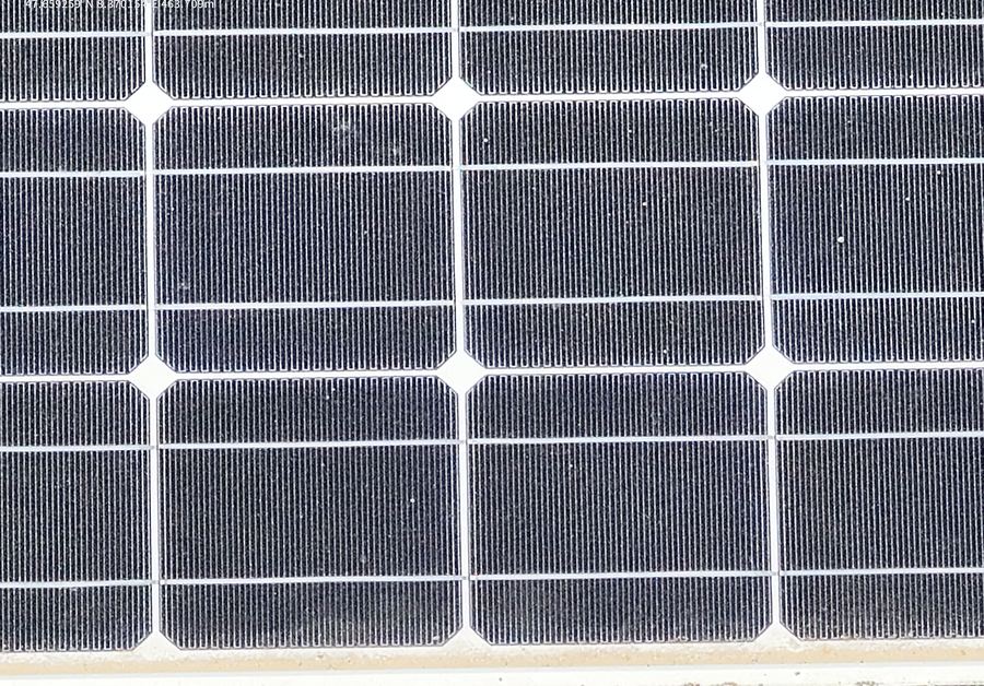 Nahaufnahme von Solarmodulen im Sichtbild